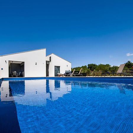 Villa Xo โรวีน ภายนอก รูปภาพ