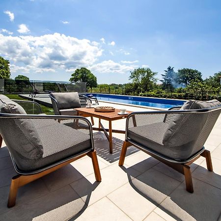 Villa Xo โรวีน ภายนอก รูปภาพ