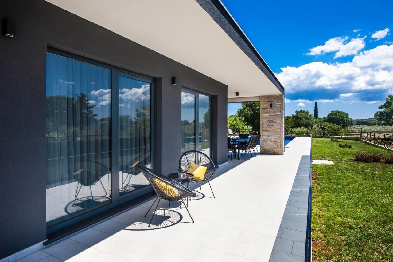 Villa Xo โรวีน ภายนอก รูปภาพ