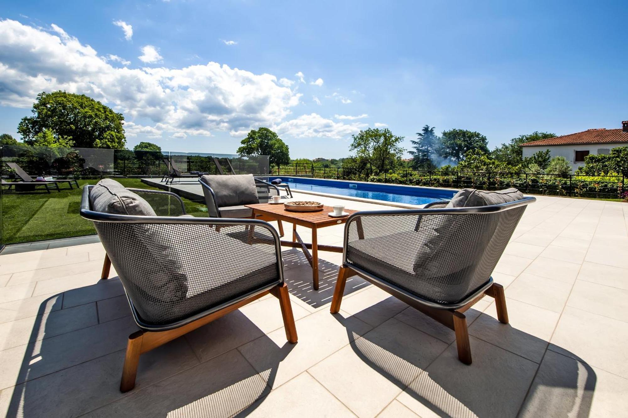Villa Xo โรวีน ภายนอก รูปภาพ