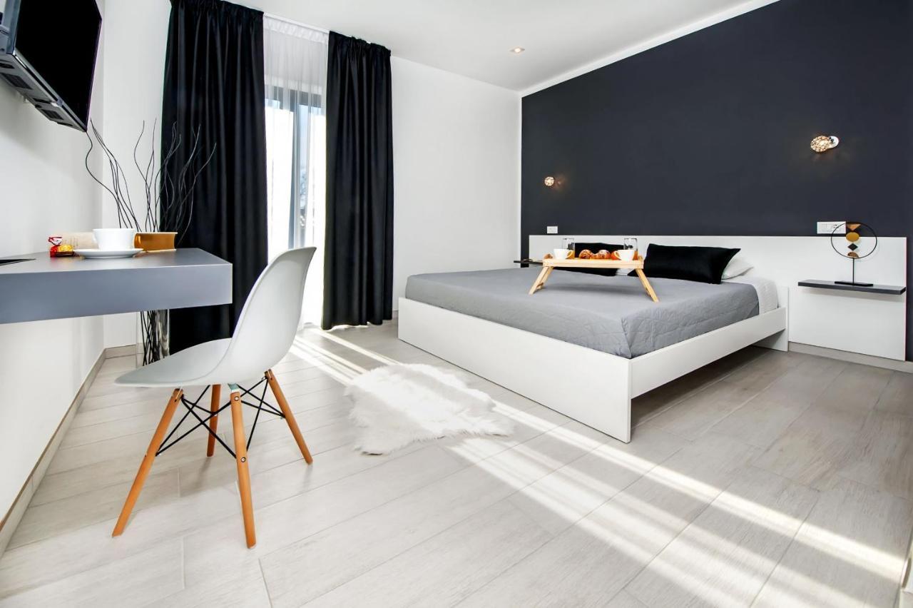 Villa Xo โรวีน ภายนอก รูปภาพ
