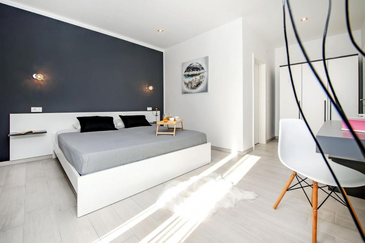 Villa Xo โรวีน ภายนอก รูปภาพ