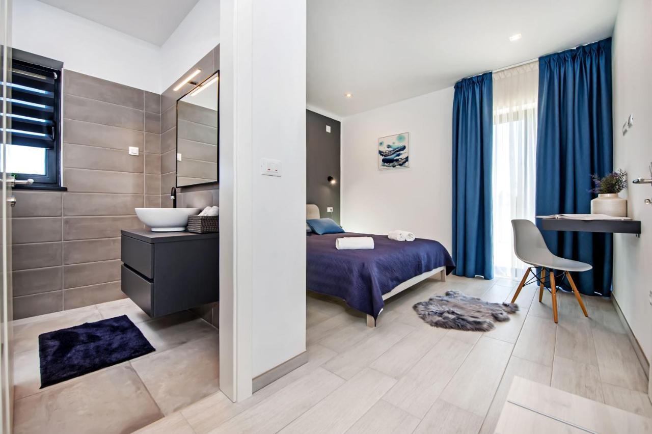 Villa Xo โรวีน ภายนอก รูปภาพ